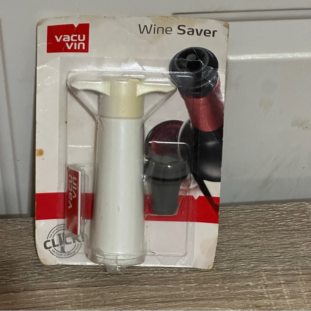 Vacu Vin Wine Saver Vacuum Pump with Wine‎ Stopper in Original Box
